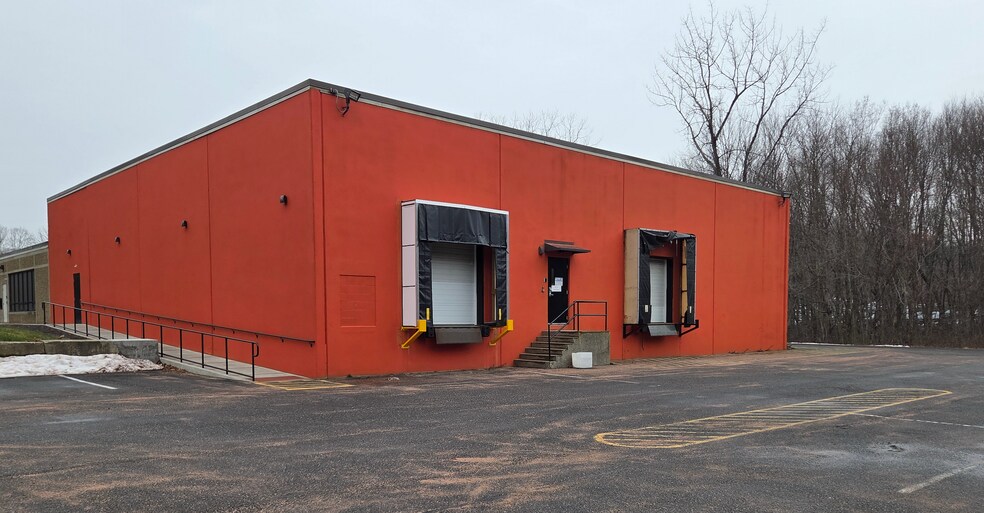 Primary Photo Of 85 Turnpike Dr, Waterbury Flex For Lease