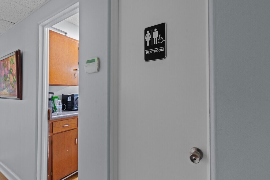 More Photos Of 5801-5841 Dahlia Dr, Orlando Office For Sale