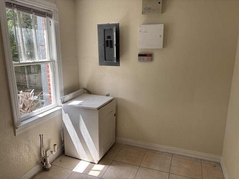 More Photos Of 5010 Blackburn St, Jacksonville Specialty For Sale