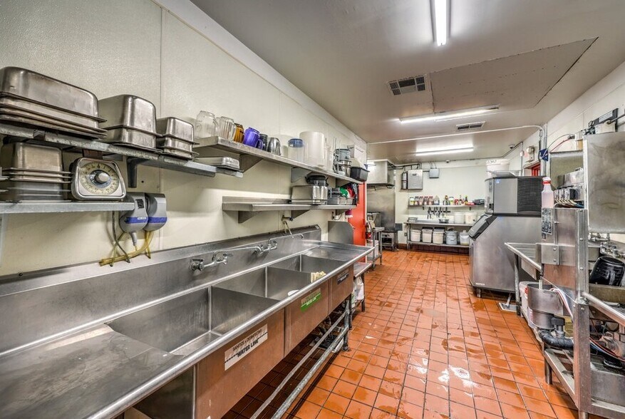 More Photos Of 1108 E Lake Mead Blvd, North Las Vegas Restaurant For Lease