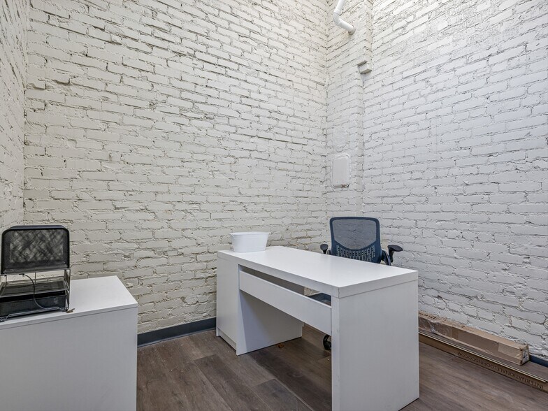 More Photos Of 14 Lodge St, Asheville Storefront Retail Office For Lease