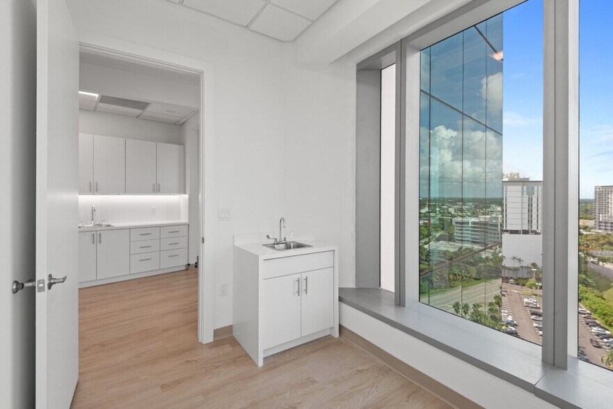 More Photos Of 8950 SW 74th Ct, Miami Medical For Lease