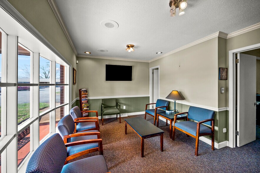 More Photos Of 400 Parkwood Medical Park, Elkin Medical For Sale