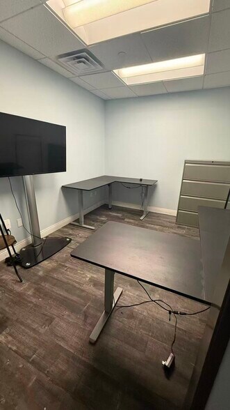 More Photos Of 11639 Goldring Rd, Arcadia Warehouse For Lease