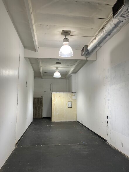 More Photos Of 7318 Melrose Ave, Los Angeles Storefront Retail Office For Sale