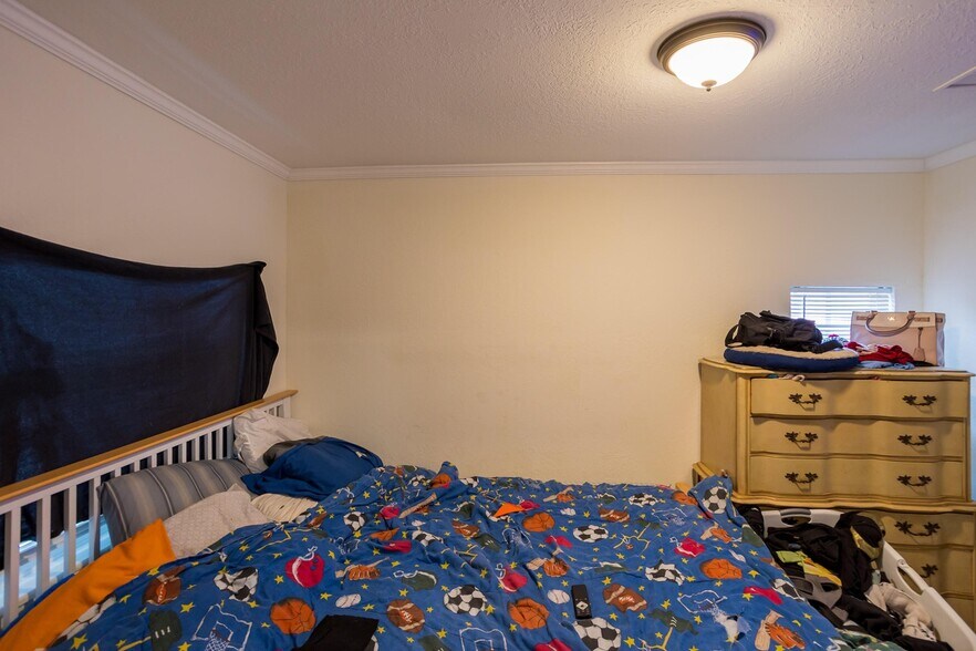 More Photos Of 326 S Federal Hwy, Lake Worth Specialty For Sale