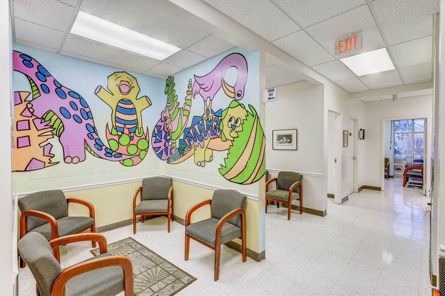 More Photos Of 5205 Village Blvd, West Palm Beach Medical For Lease