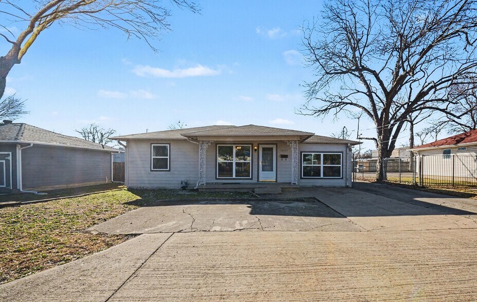 More Photos Of 1004 18th Pl, Plano Office For Lease