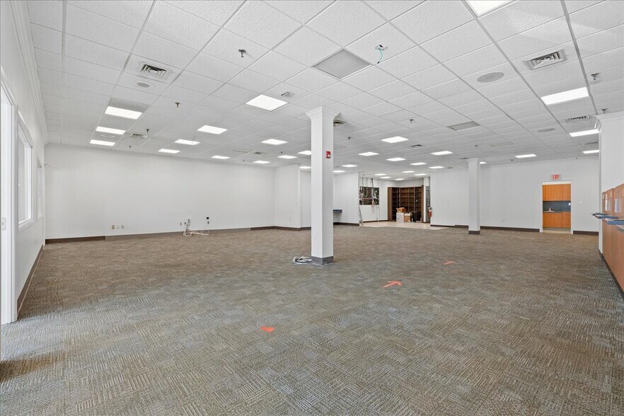 More Photos Of 431 Route 513, Califon Supermarket For Lease