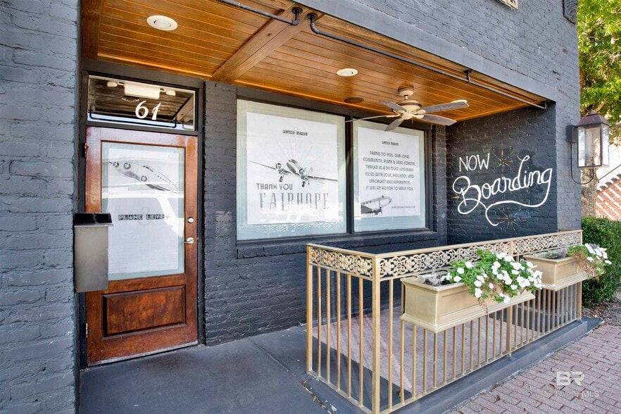More Photos Of 61 N Section St, Fairhope Restaurant For Lease