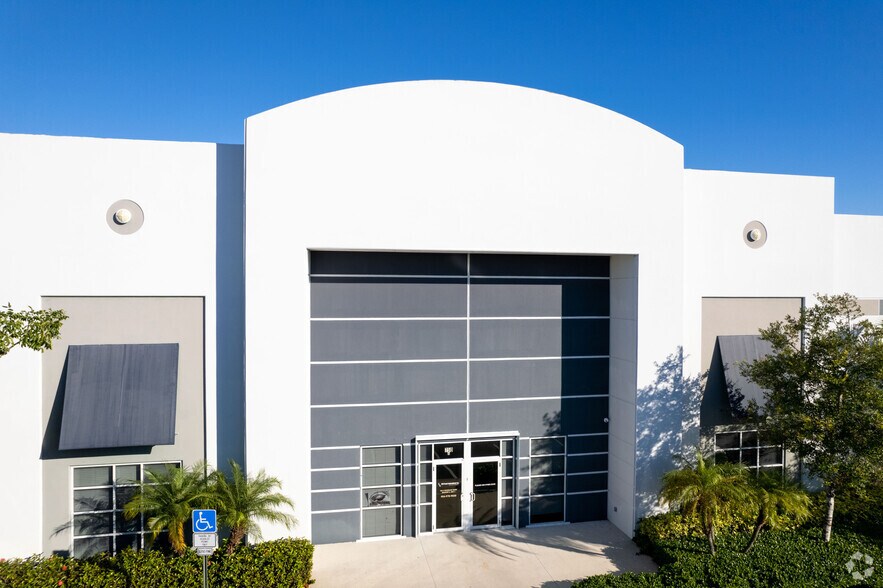 More Photos Of 730 S Powerline Rd, Deerfield Beach Unknown For Lease