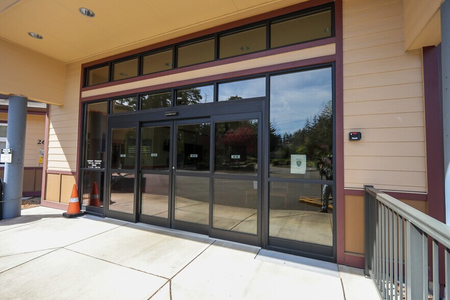 More Photos Of 2645 N 17th St, Coos Bay Medical For Sale