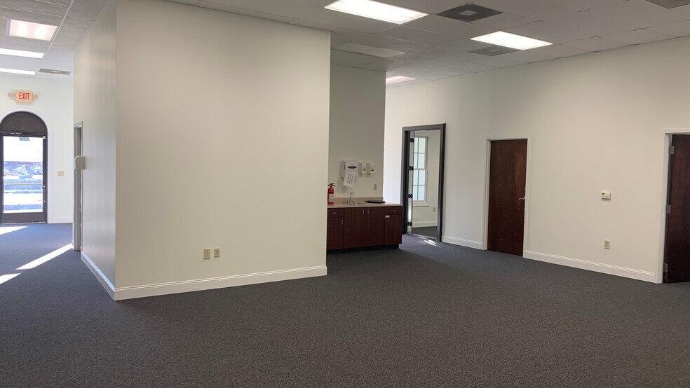 More Photos Of 140-164 Corporate Blvd, Indian Trail Flex For Lease