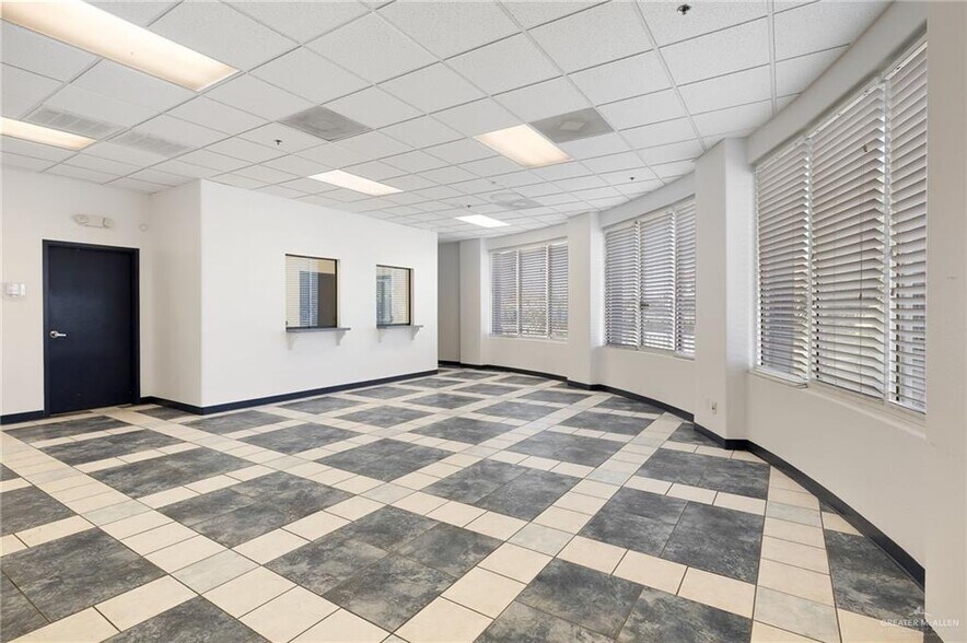 More Photos Of 451 E Alton Gloor Blvd, Brownsville Medical For Sale