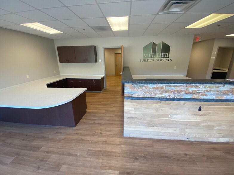 More Photos Of 10324 W 79th St, Shawnee Warehouse For Lease