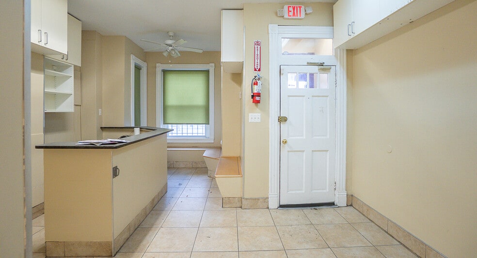 More Photos Of 1240 Pennsylvania Ave SE, Washington Veterinarian Kennel For Sale