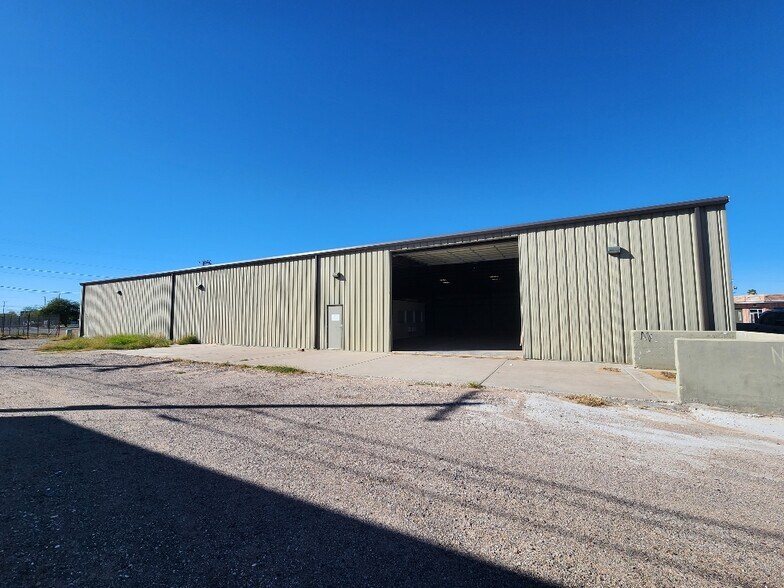 More Photos Of 425 S Main St, Coolidge Manufacturing For Lease
