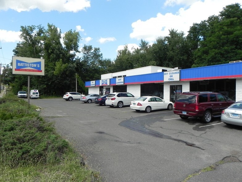 More Photos Of 441 Middle Tpke W, Manchester Freestanding For Sale
