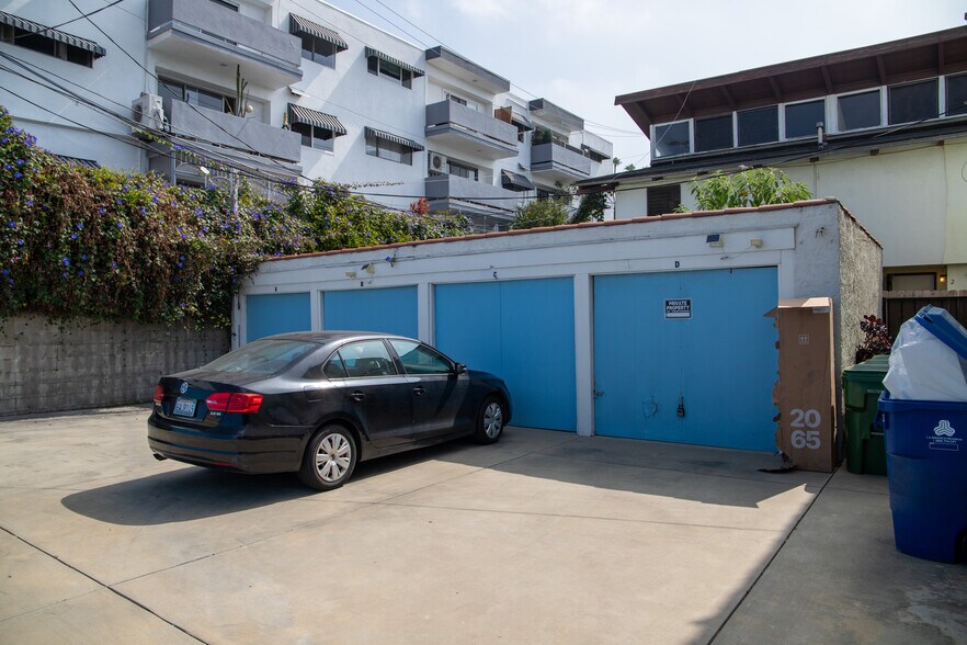 More Photos Of 4629 Clarissa Ave, Los Angeles Apartments For Sale