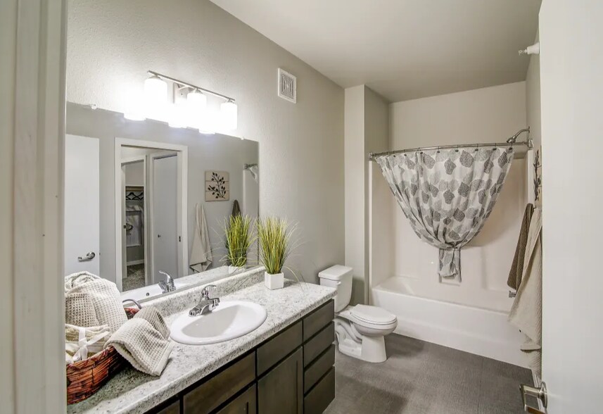 More Photos Of 1220-1250 27th Ave NW, Minot Apartments For Sale