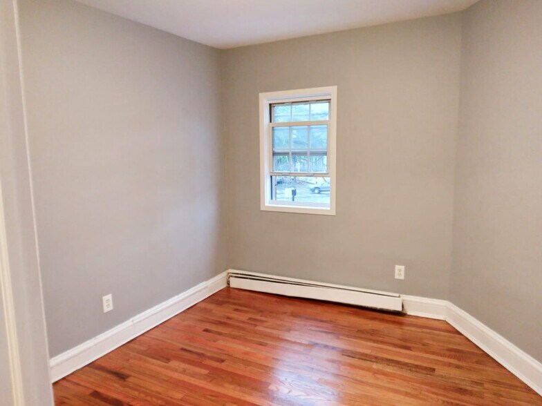 More Photos Of 443 Jackson Ave, Elizabeth Storefront Retail Residential For Sale