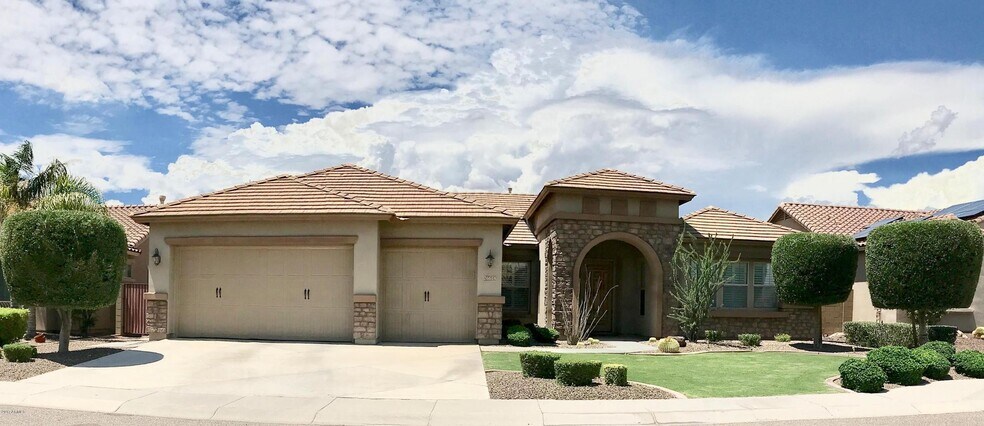 Primary Photo Of Highlands at Arrowhead, Glendale Assisted Living For Lease