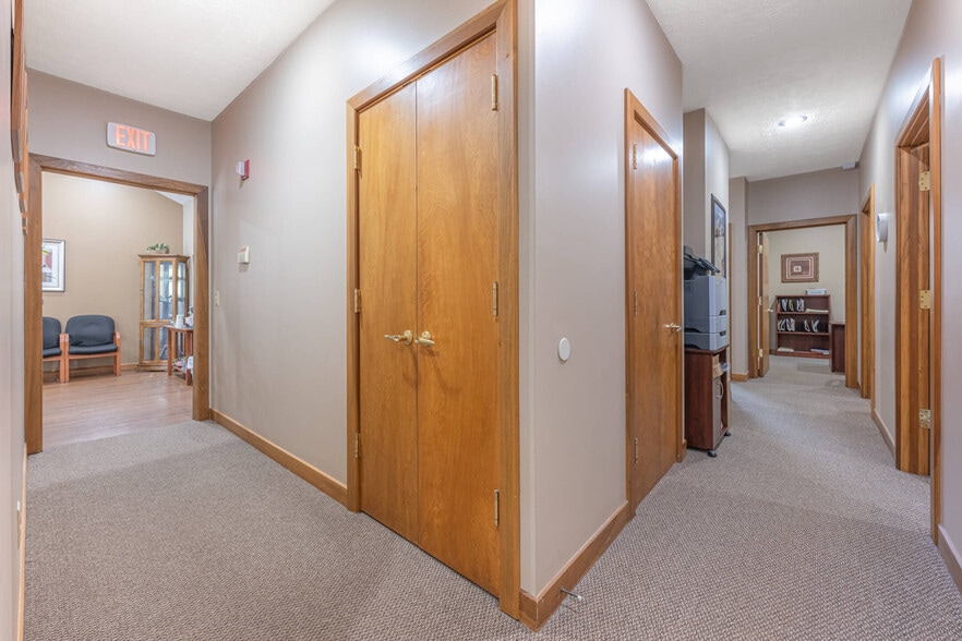 More Photos Of 7036 Corporate Way, Washington Township Office For Sale