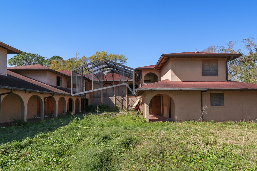 More Photos Of 741 N Combee Rd, Lakeland Rehabilitation Center For Sale