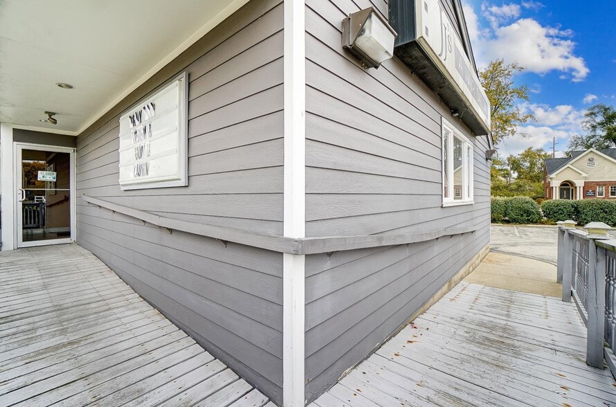 More Photos Of 5160 Winton Rd, Fairfield Freestanding For Sale