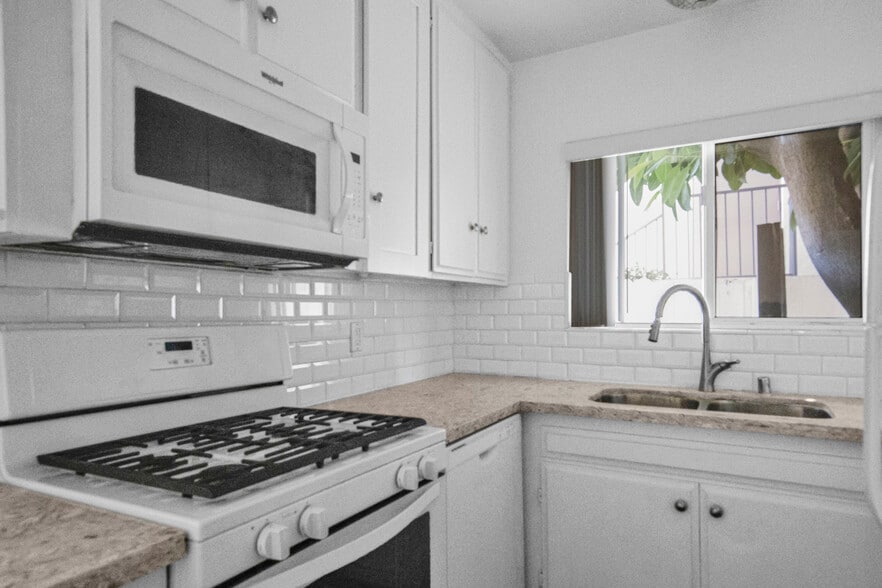 More Photos Of 1253 Federal Ave, Los Angeles Apartments For Sale