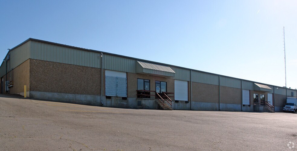 More Photos Of 8114 Scott Hamilton Dr, Little Rock Warehouse For Lease