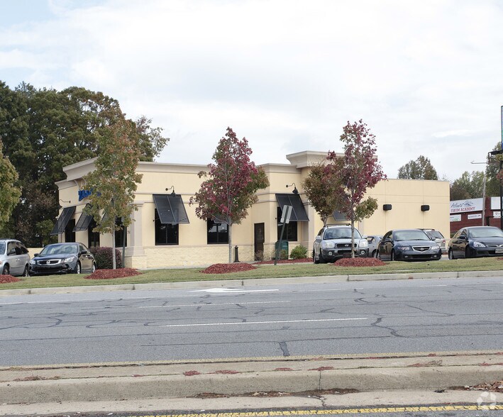 Primary Photo Of 750 NE Johnson Ferry Rd, Marietta Fast Food For Sale