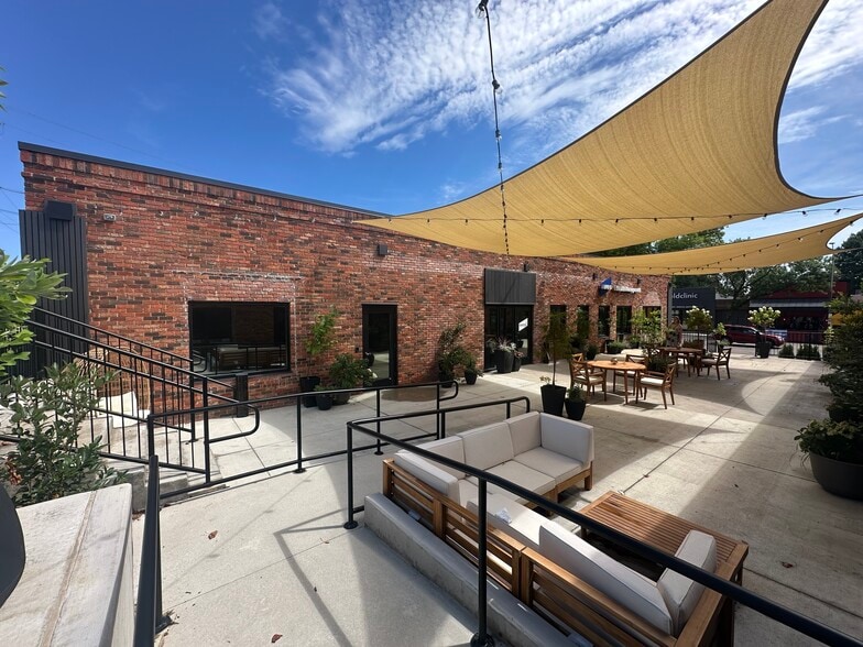 More Photos Of 4615 N Prospect Rd, Peoria Heights Storefront Retail Office For Lease