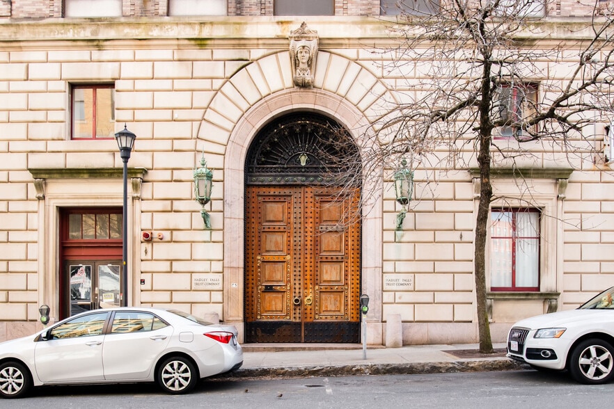 More Photos Of 56-58 Suffolk St, Holyoke Office Residential For Lease