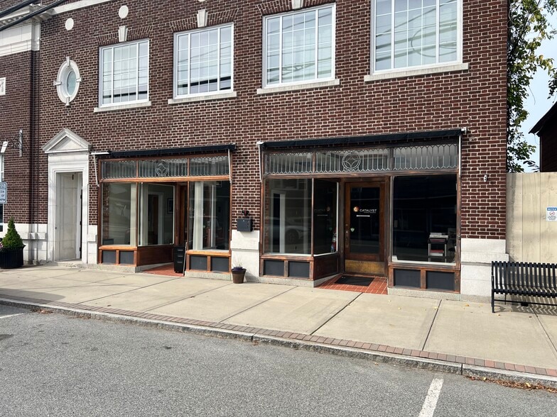 Primary Photo Of 1 W Main St, Clinton Storefront Retail Office For Lease
