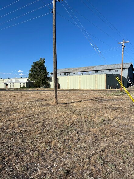 More Photos Of 411 Snow Mountain Ave, Hines Warehouse For Sale