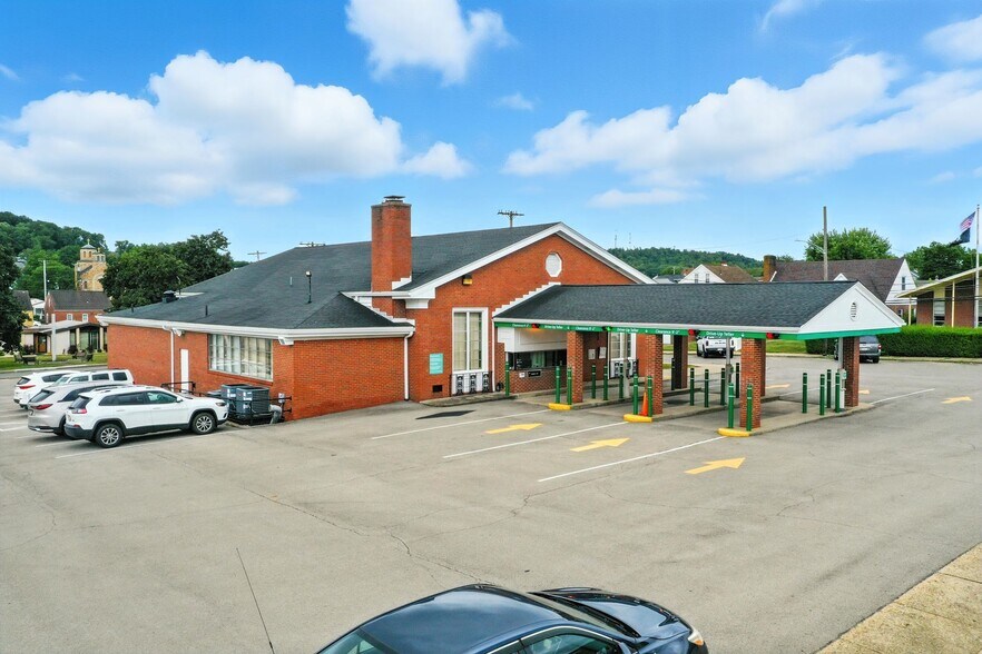 More Photos Of 907 22nd St, Aliquippa Bank For Sale