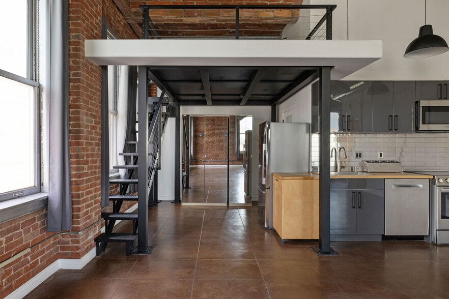 More Photos Of 215 W 7th St, Los Angeles Apartments For Sale