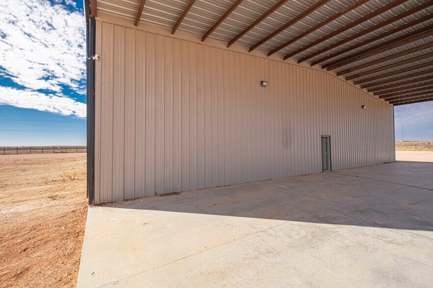 More Photos Of 16791 W Basin St, Odessa Warehouse For Sale