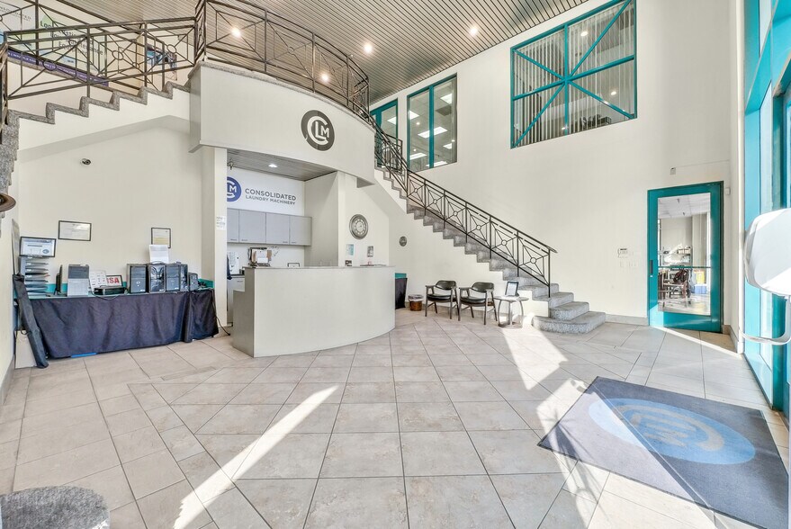 More Photos Of 207-211 Erie St, Pomona Warehouse For Sale