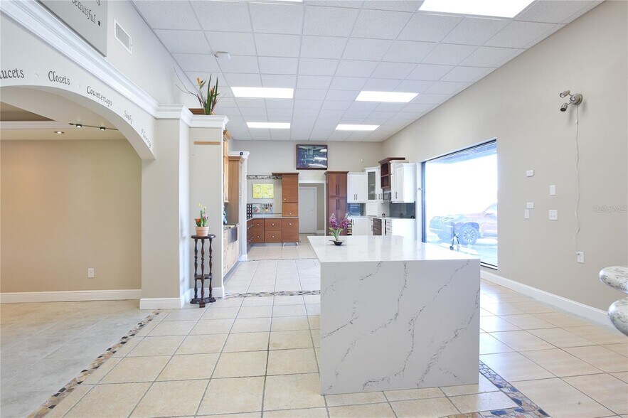 More Photos Of 2430 17th St, Sarasota Freestanding For Sale
