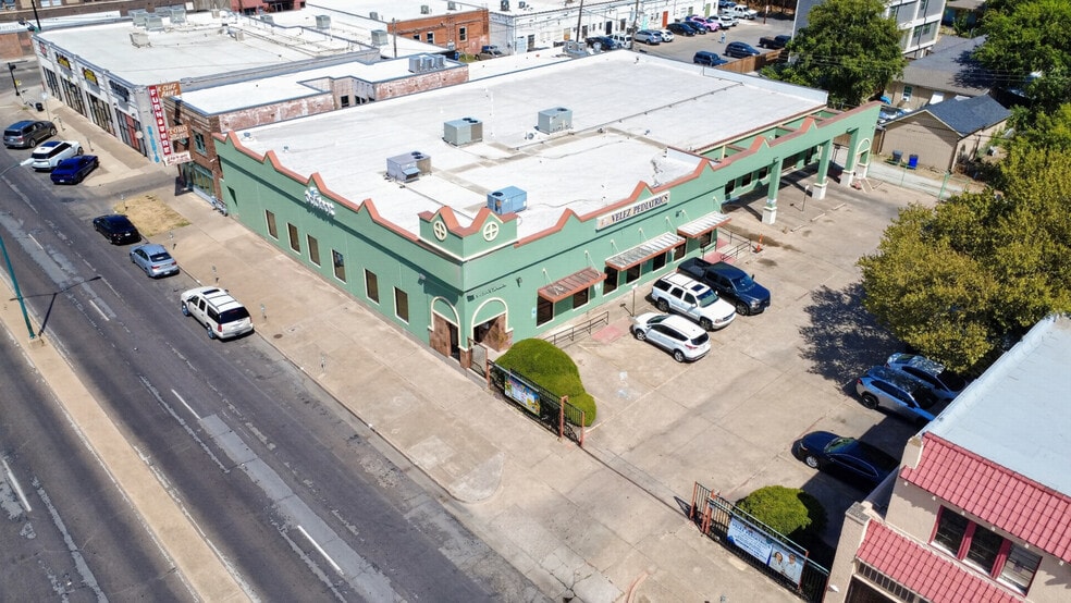 More Photos Of 817 W Jefferson Blvd, Dallas Flex For Sale