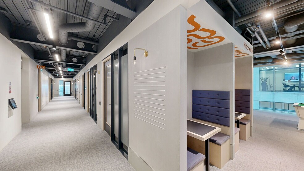 More Photos Of 20 Farringdon St, London Coworking Space