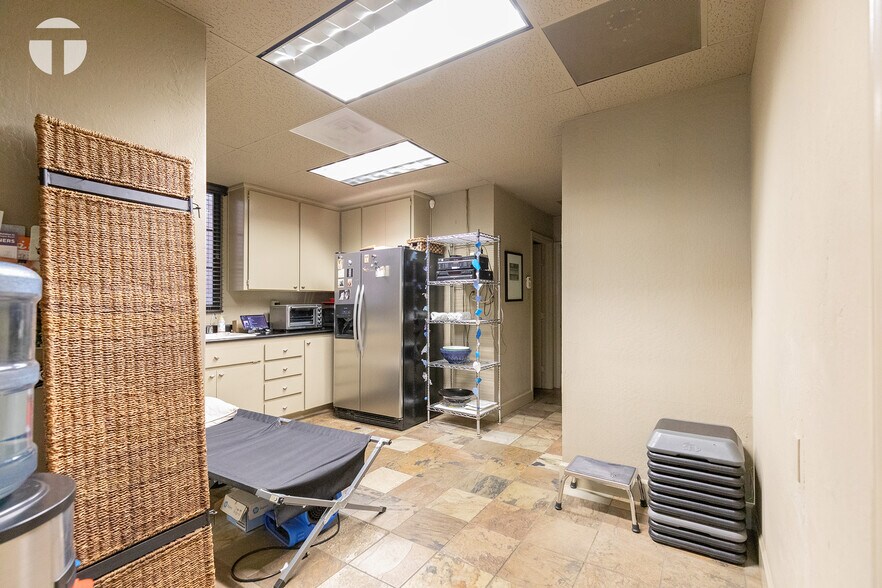 More Photos Of 2525 J St, Sacramento Storefront Retail Residential For Sale