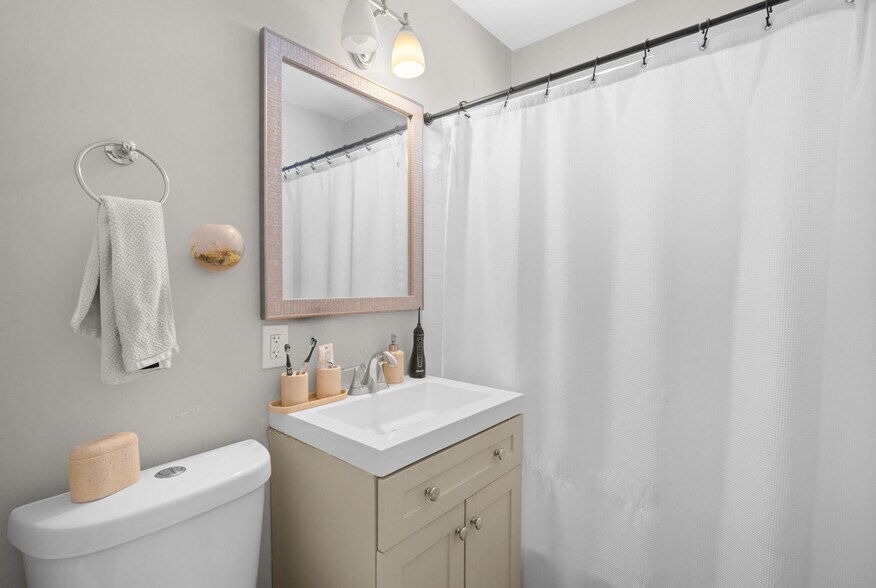 More Photos Of 4924-4926 Iroquois Ave, San Diego Specialty For Sale