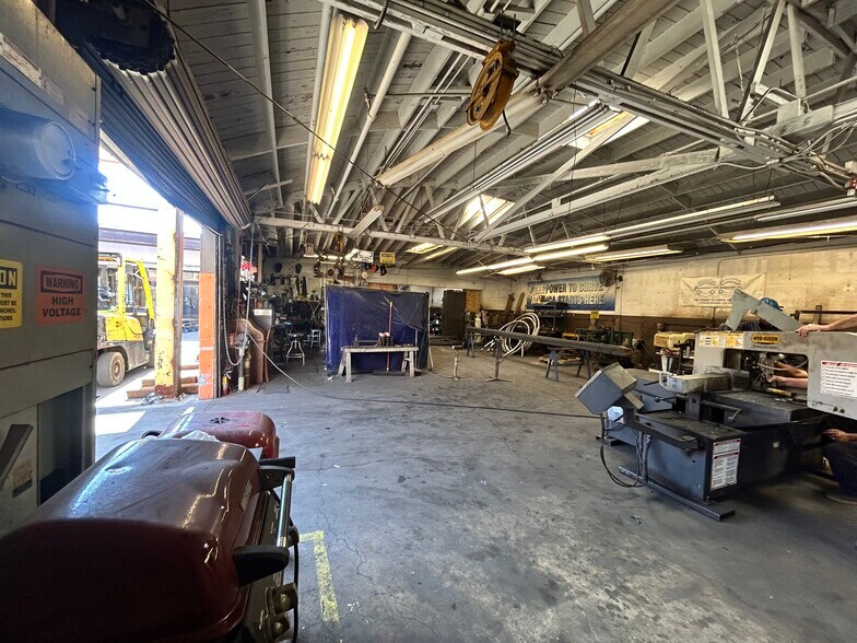 More Photos Of 9128 Rose St, Bellflower Manufacturing For Lease