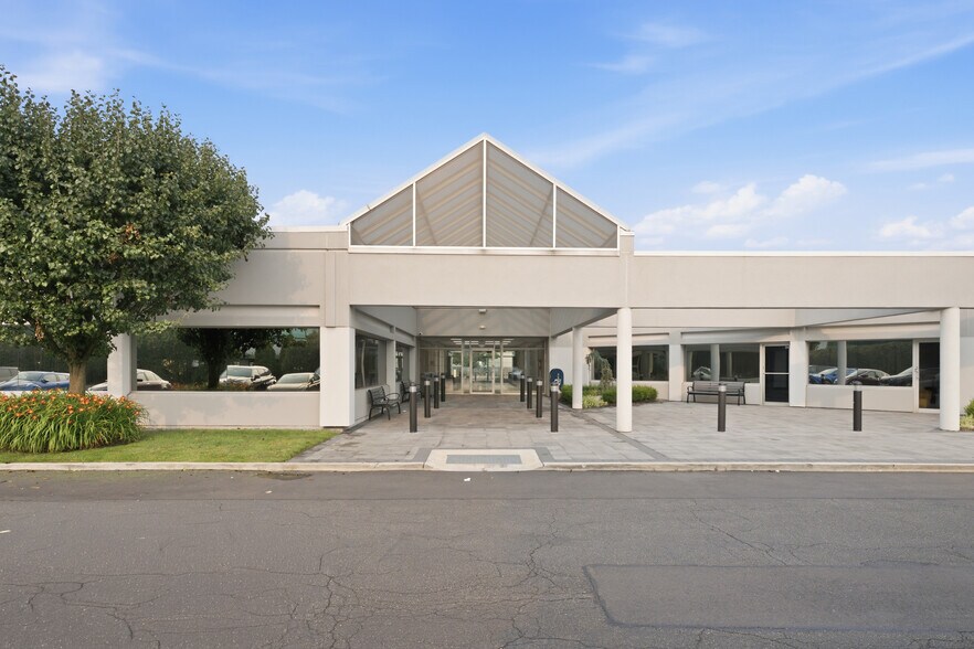 More Photos Of , Garden City Office For Sale