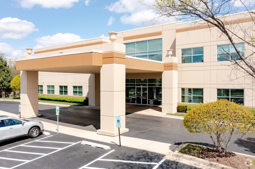 More Photos Of 7425 Janes Ave, Woodridge Medical For Lease