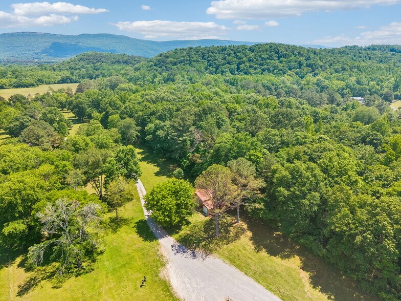 Primary Photo Of 49 Cutting Edge Ln, Dunlap Freestanding For Sale