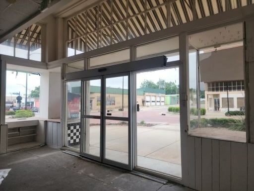 More Photos Of 324 E Main St, Shawnee Storefront For Sale